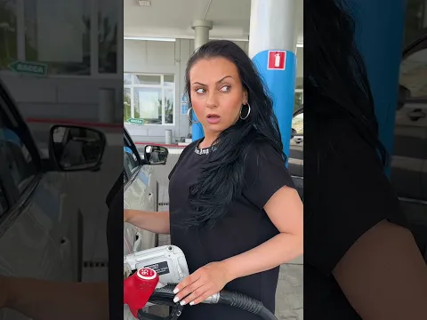 Неожиданная встреча на заправке. 😂 Смешное видео. #shorts