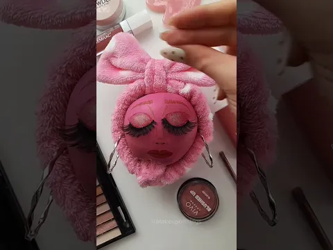 सेब का जबरदस्त मेकअप किया🤯😨~working art skillwood/ hand crafts / #shorts #shortsfeed #makeup