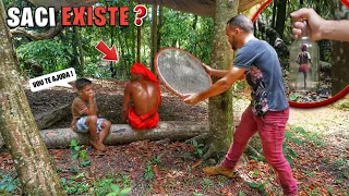 CRIANÇA BRINCA COM SACI PERERÊ E HOMEM CAPTURA ELE - cenas reais (folclore brasileiro)