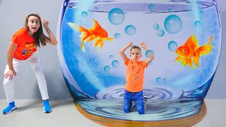 Vlad e Nikita si divertono nel Museo delle illusioni e nel Parco dei dinosauri