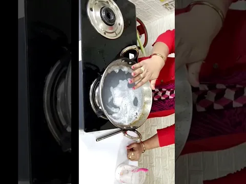 बिना रगड़े बिना मेहनत जली गंदी पुरानी कढ़ाई को साफ करने का आसान तरीका
