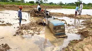 Sonalika tractor stuck in mud Rescued by Mahindra tractor | tractor |