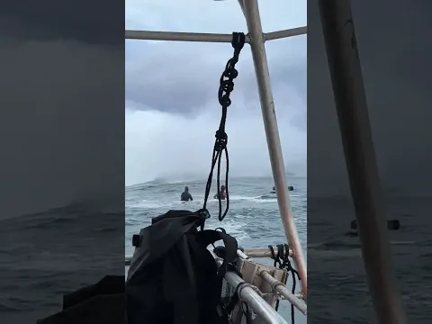Un FINAL Épico Surfista Hace Bonita Maniobra Al Final Del Cierre De La OLA #popular #experiencias