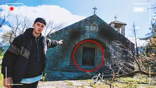 INTENTAMOS ESCAPAR DEL CASTILLO PERO ALGO HA SALIDO MAL...**Llegamos a una IGLESIA ABANDONADA**