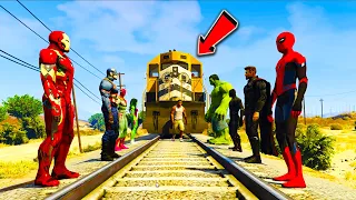 Kon Sa Avenger Rok Payega Is Khatarnaak Train Ko 😨Team Avengers Vs Train  #satoly