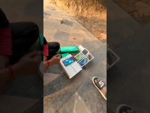 Bachhe ke pas itne sare iphone📱kaha se aaye? 😍😱 #shorts #viral #iphone #gadgets