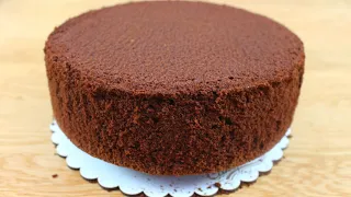 PÃO DE LÓ DE CHOCOLATE COM 4 INGREDIENTES ( SUPER MACIO E FÁCIL DE FAZER)