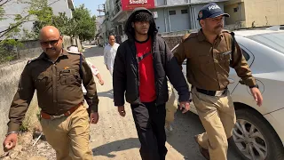 Om Ko POLICE Pakad Ke Le Gayi 😲 Police Arrest Prank On Papa *SHOCKING REACTION*