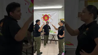 Piñatas Gama preparando el área para videos