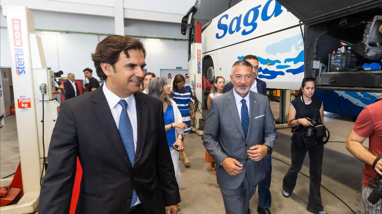 Sagalés inaugura el seu nou centre operatiu i cotxeres a Vic