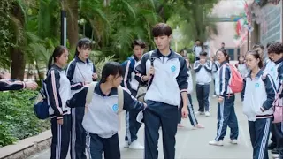 功夫少女竟然撕破男神的褲子，露出“憤怒的小鳥”內褲，成為全場焦點 💖 中国电视剧