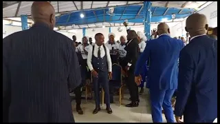 Assemblées de Dieu de Pentecote. Église Centrale de Libreville. Les autorités de l'église en feu.