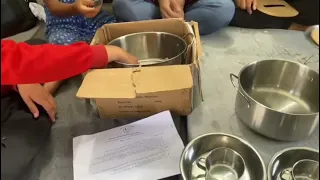 أخيييييرا.طرد فيه أدوات للمطبخ في مخيمات النزوح برفح غزة.اتفاجأنا .فرجك يارب🤲