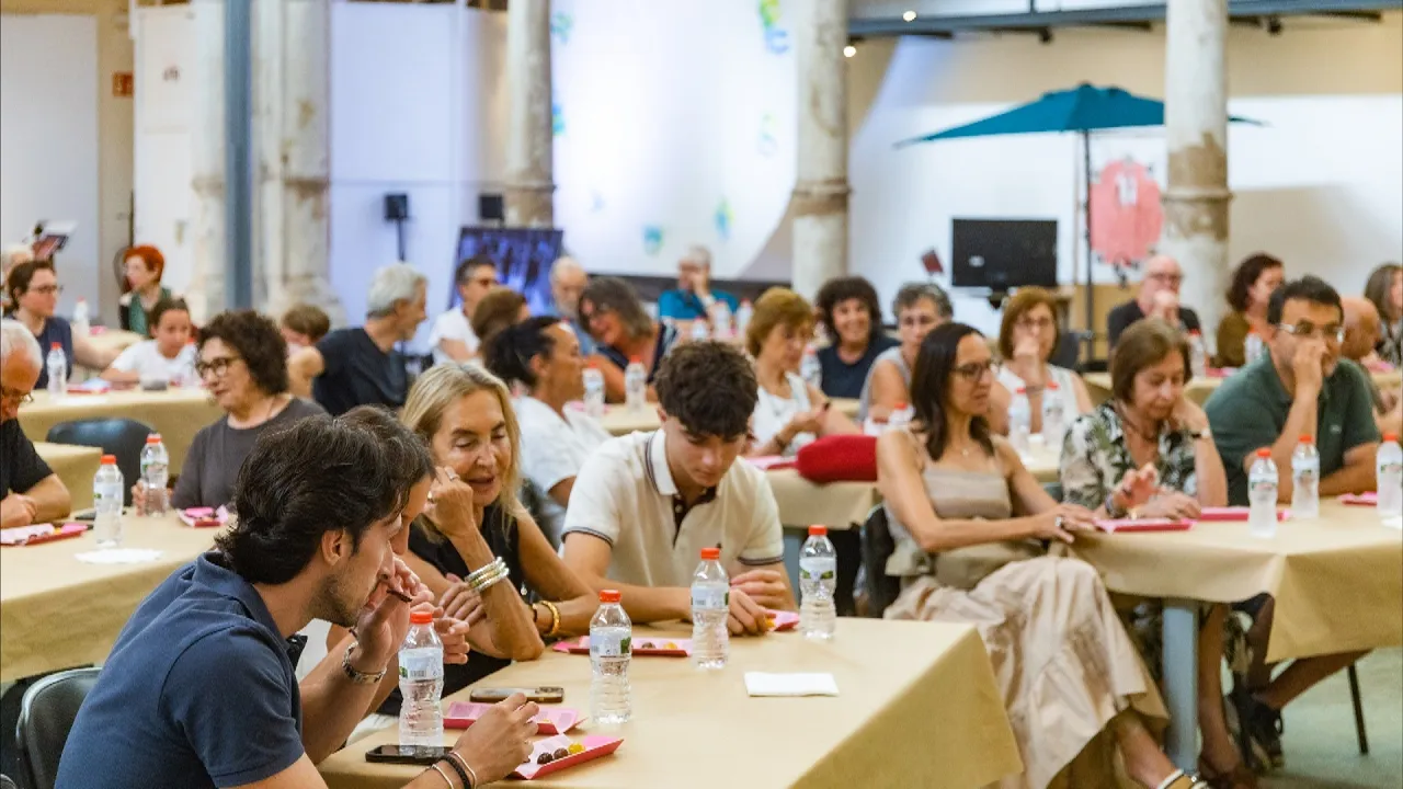 Emotiu homenatge a Quim Capdevila amb un tast de xocolata i una exposició a Vic