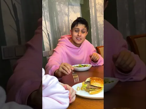 Оцените мои щёки от 1 до 10😂