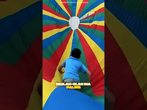 DIA MEMANJAT SAMPAI KEATAS! 😍