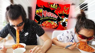 broertje moet kotsen door €100 nuclear vuur noodles challenge...