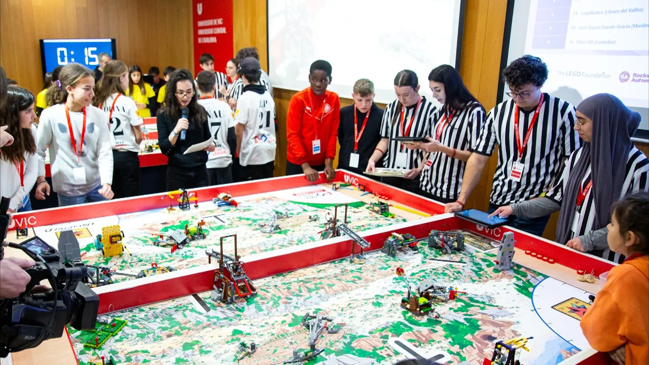 Podi osonenc a la 14a First Lego League Challenge que acull la UVic-UCC