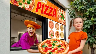 ピザのドライブスルーごっこ！🍕🚗 おもしろレストランの物語