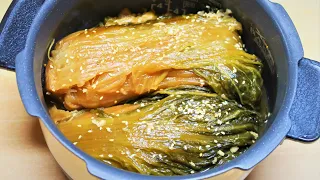 맛없는 묵은지 밥도둑으로 되살리는 비법! 밥솥에 넣기만하세요~ 밥 2공기는 순삭이에요.