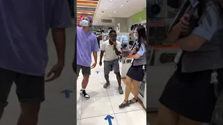 Foreigner singing Buwan in SM Mall