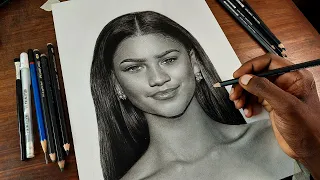 How to Draw Zendaya with Graphite and Charcoal Pencils | Full Tutorial_Time Lapse