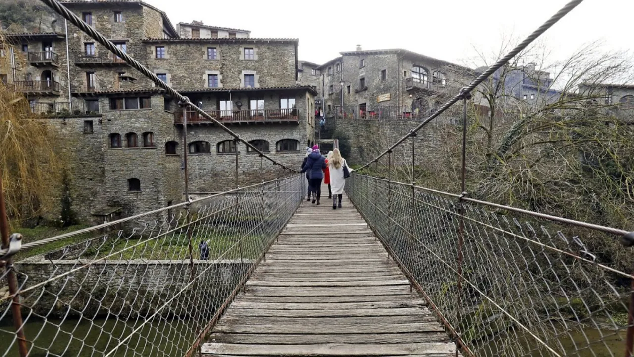 Osona i el Lluçanès han recaptat 1,6 milions de la taxa turística des que es va crear