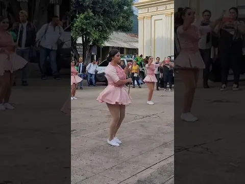 😱 Tenía años de no ver Cachiporras Chalatecas 🇸🇻 #shorts #beautifulgirl #isaadventures