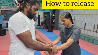 V KARATE HOW TO RELEASE DOUBLE HAND HOLD #vkarate #selfdifence #fight #hand #escape #viral #india 