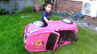 Little Boy Fixing Pink Broken Mercedes   Ride On Cars Unlimited
