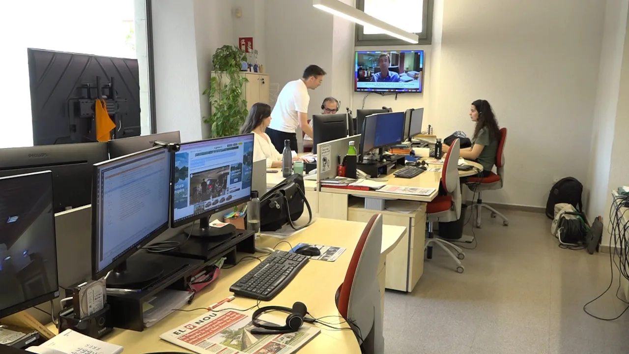 Com és un dia a EL 9 TV? Obrim les portes de la redacció