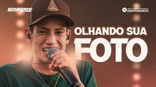 E TODA NOITE EU DURMO OLHANDO A SUA FOTO NO PAPEL DE PAREDE DO MEU CELULAR - MANIM VAQUEIRO