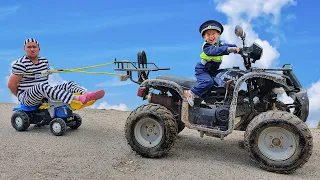 🌟 Blue Tractor Teaches Children About Honesty 🌟