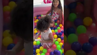 Metimos la piscina mas grande en nuestra casa
