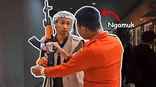 Aku Dicyduk Satpam Gara2 Cosplay Pake Kostum Ini