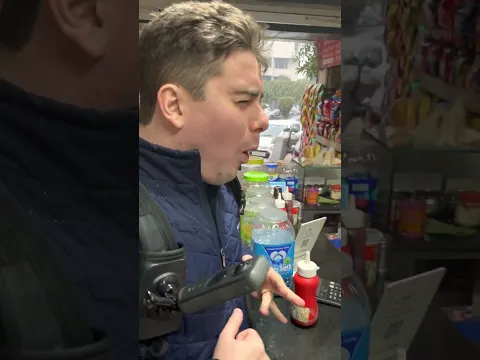 Foreigner tries fire paan in India for first time