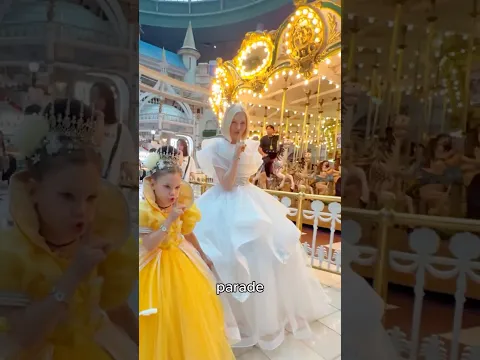 Sneaking into the Parade like a Princesses!