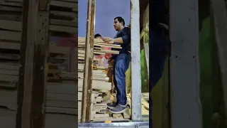 بدأت قناة "ابو نبيل" بثًا مباشرً  ابو نبيل بيحمل خشب هو ونور