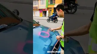 Pintando Carros Mal Estacionados 🚫