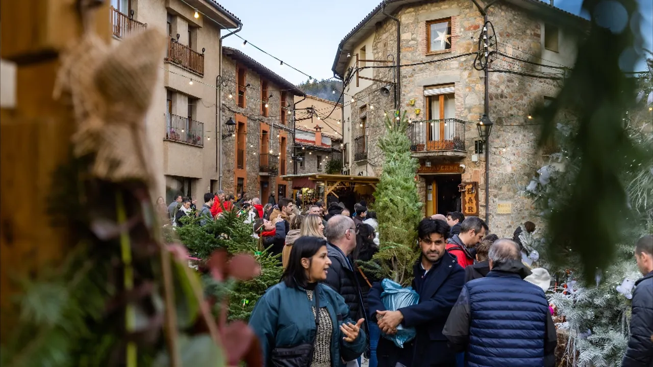 Salvador Illa visita la 44a edició de la Fira de l’Avet d’Espinelves