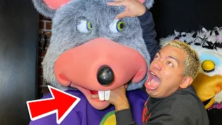 ATTACKED BY CHUCK E CHEESE AT 3AM!!