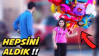 SOKAKTA ÖĞRENCİLERİN TEZGAHINI SATIN ALMAK - İYİLİK AKIMI