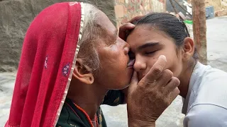 मेरी आँख में से जीभ डाल कर कैसे कंकड़ निकाला 😱🔥