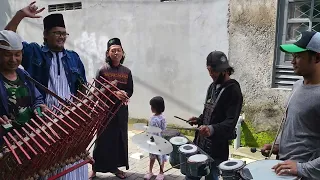 Keren!!! Pengamen Jalanan Menyanyikan "Mars Mafia Sholawat" Bersama Abah