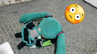 Miku SE QUEDA DORMIDA Y Rei APROVECHA
