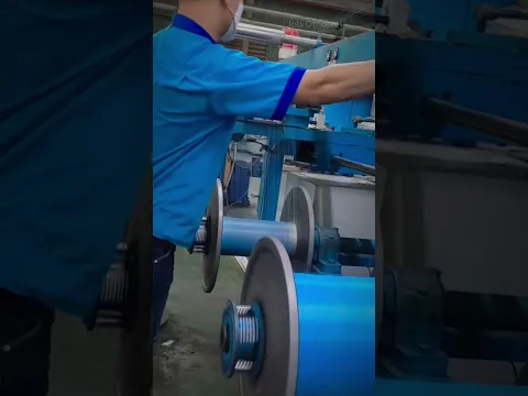 Mira cómo maneja los carretes en movimiento sin esfuerzo!
