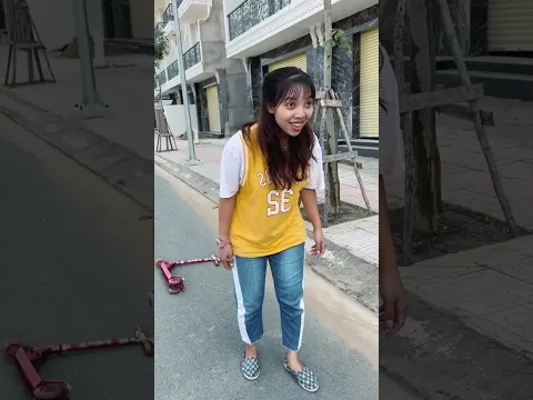 LNF - Đi Khoe xe scooter dỏm, gặp ngay xe scooter sịn || Rich & Homeless #shorts
