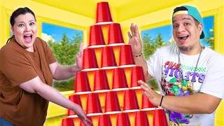 CONSTRUIMOS LA TORRE DE VASOS MAS GRANDE DEL MUNDO