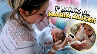PRIMEIRO BANHO DA MARIA ALICE!!