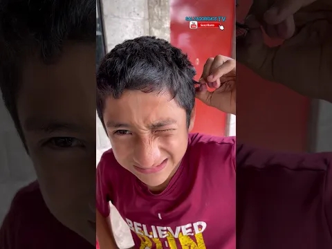 me PEGARON CHICLE en el pelo #shorts #youtubeshorts #short